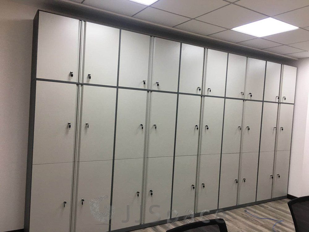 國鍵鑫興（北京）家具有限公司為嘉友國際物流 辦公家具會議室工位案例。